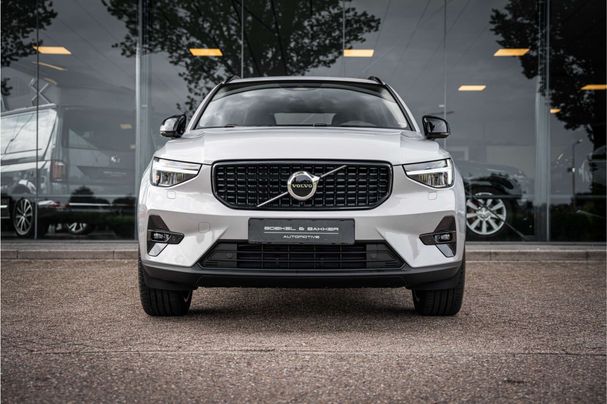 Volvo XC40 Recharge T4 Plus Dark 155 kW image number 7