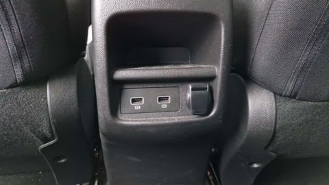 Car image 36