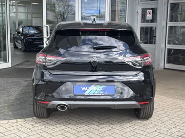 Car image 32