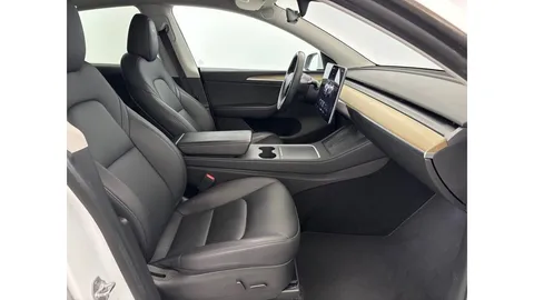 Car image 27