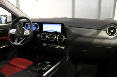 Car image 30