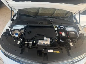 Car image 32