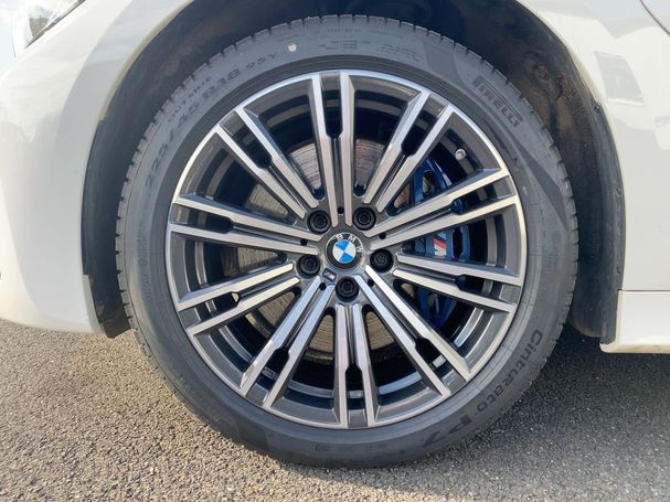 BMW 330 e Touring M Sport xDrive 215 kW image number 16