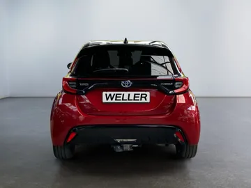 Car image 3