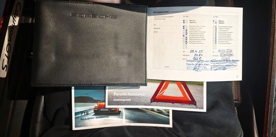 Car image 30