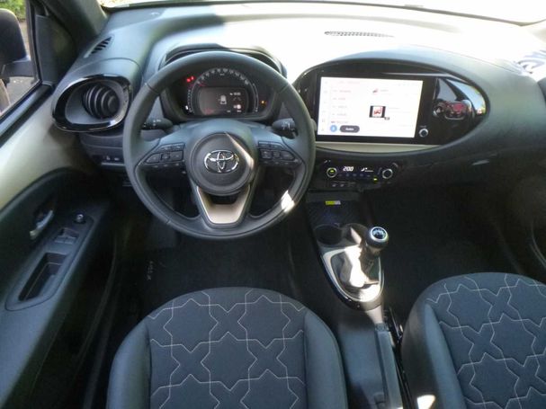 Toyota Aygo X 53 kW image number 11