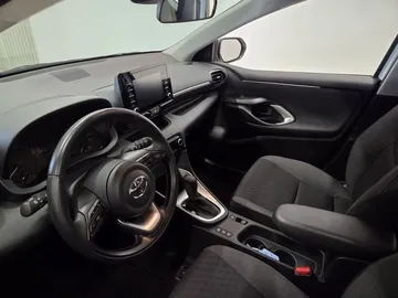 Car image 10