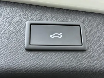 Car image 46