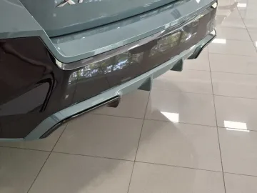 Car image 33