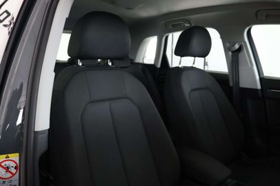 Car image 37