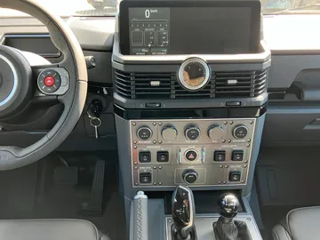Car image 16