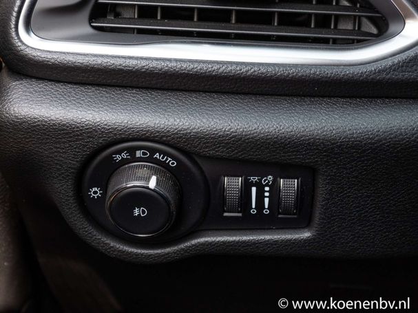 Chrysler Pacifica 3.6 V6 Hybrid 192 kW image number 32