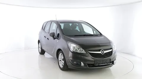 Car image 26