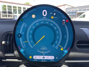 Car image 19