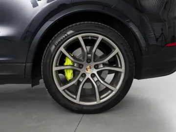Car image 28