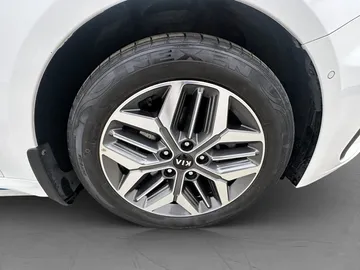 Car image 35