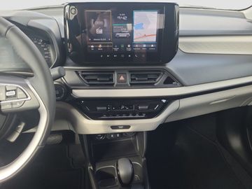 Car image 13