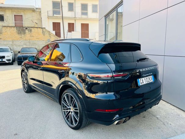 Porsche Cayenne Turbo 404 kW image number 4