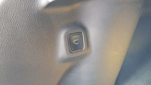 Car image 36