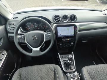 Car image 16