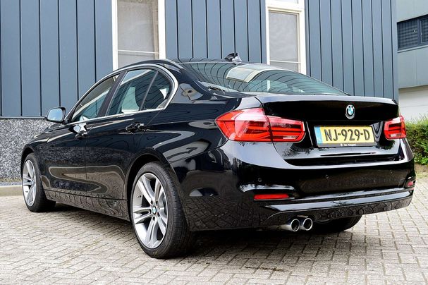 BMW 320i 135 kW image number 4