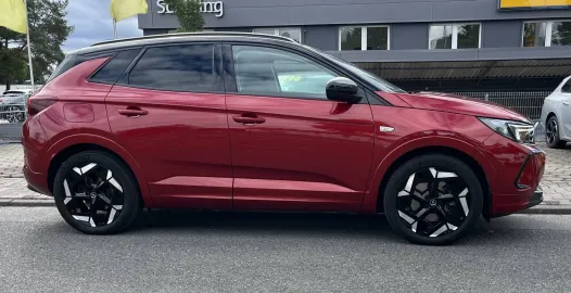 Car image 5