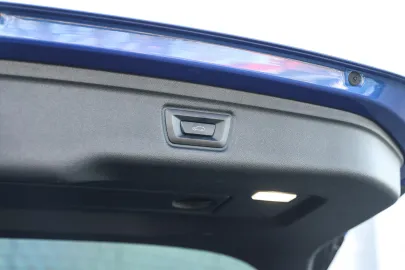 Car image 33