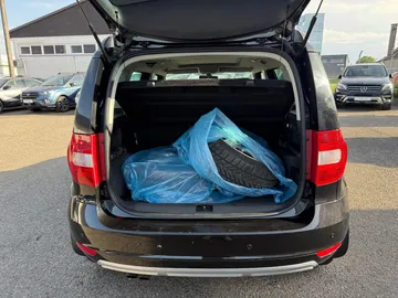 Car image 25