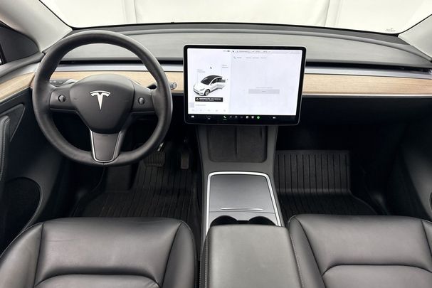 Tesla Model Y Long Range AWD 378 kW image number 15