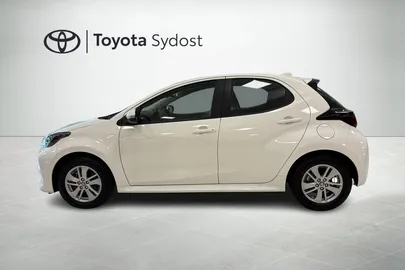 Car image 5