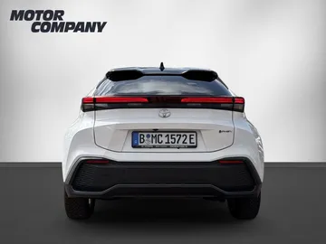 Car image 3