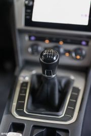 Car image 32