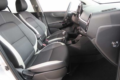 Car image 10