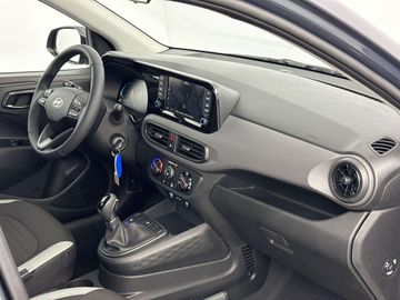 Car image 32