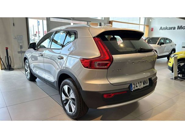 Volvo XC40 T2 Core 95 kW image number 4