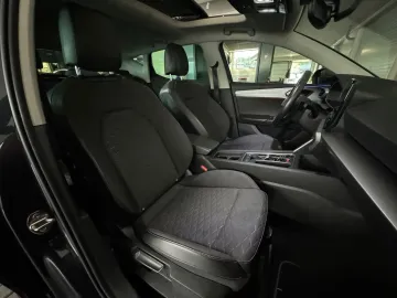 Car image 35