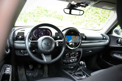 Car image 33