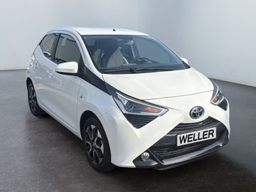 Car image 4