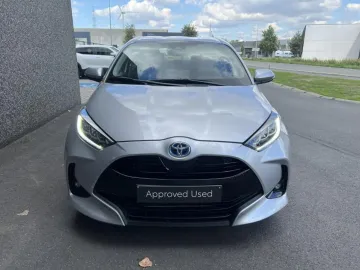 Car image 4