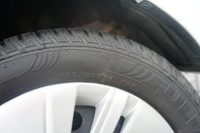 Car image 27