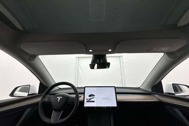 Tesla Model Y Long Range AWD 378 kW image number 14