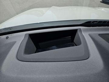 Car image 36