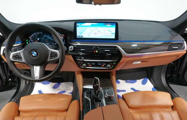 BMW 520d Touring xDrive 140 kW image number 9