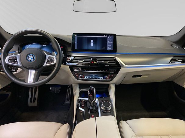 BMW 530 Touring 215 kW image number 7