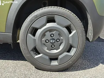 Car image 28