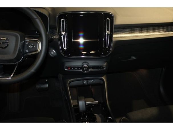 Volvo XC40 B4 Ultra Dark 145 kW image number 7