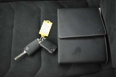 Car image 37