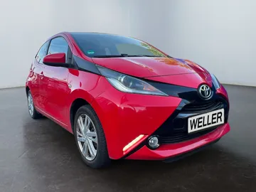 Car image 2