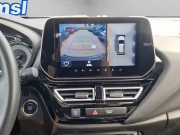 Car image 24