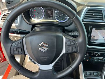 Car image 12